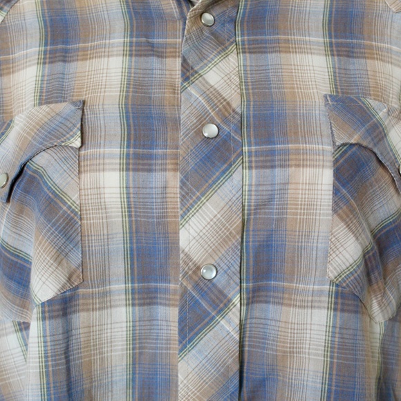 Plaid Casual Button Down Shirt - Picture 4 of 10